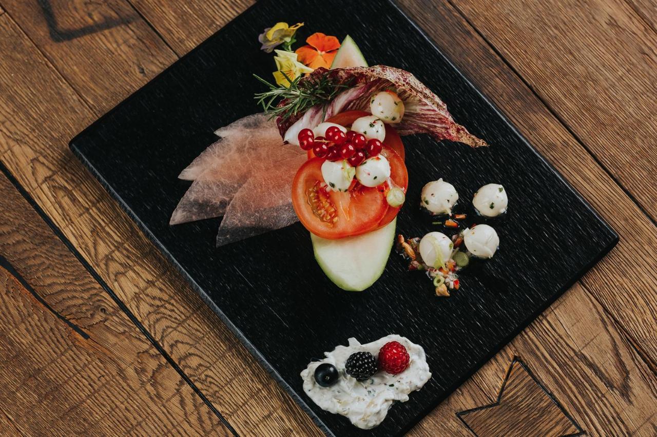 Ortner'S Resort 바트푸징 외부 사진 A plate of cured and smoked reindeer