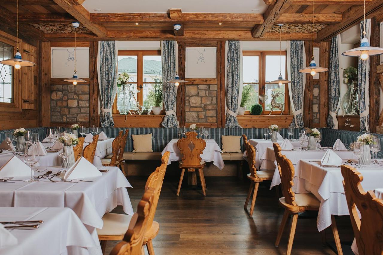 Ortner'S Resort 바트푸징 외부 사진 Restaurant in the Hotel Axelmannstein