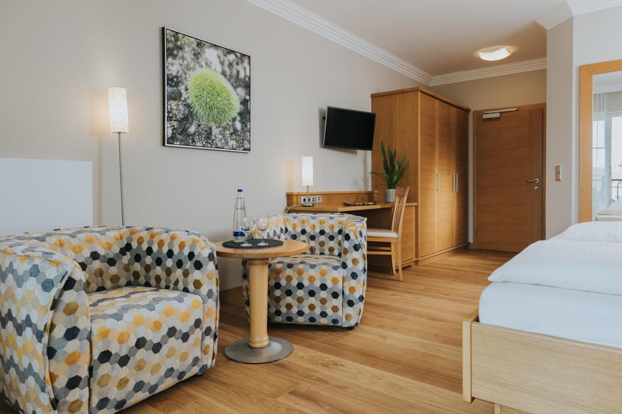 Ortner'S Resort 바트푸징 외부 사진 A typical room at the Hotel Waldhaus Flims