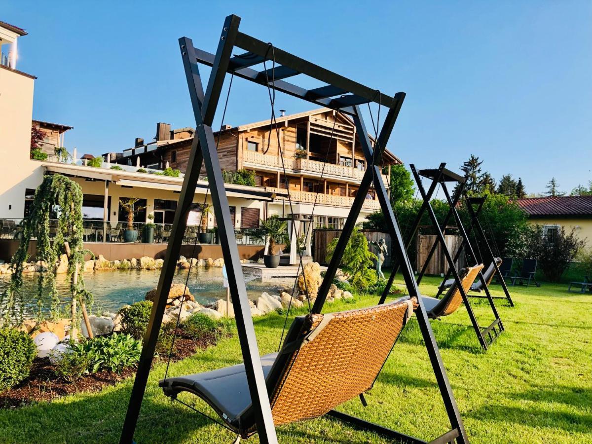 Ortner'S Resort 바트푸징 외부 사진 A swing