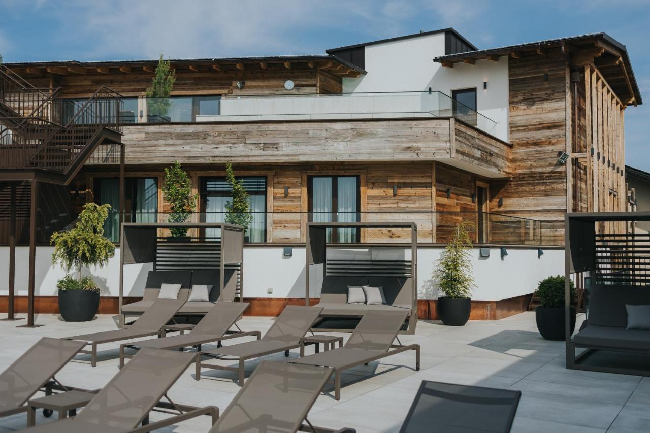 Ortner'S Resort 바트푸징 외부 사진 The rooftop pool at the Hotel Zags